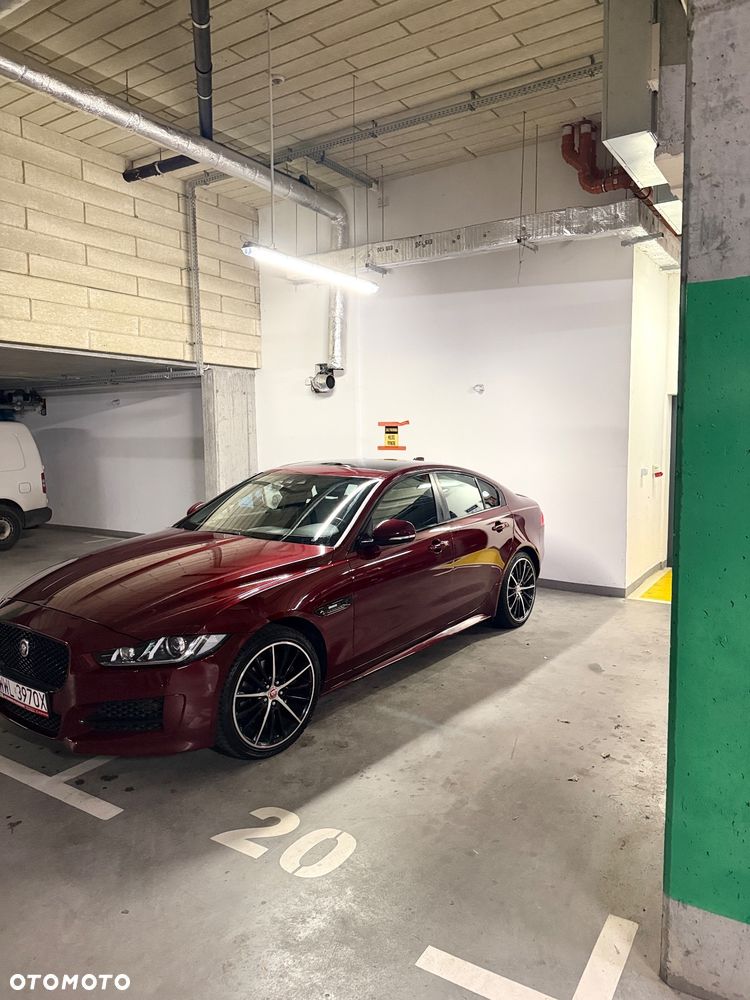 Jaguar XE 20d AWD R-Sport - 22