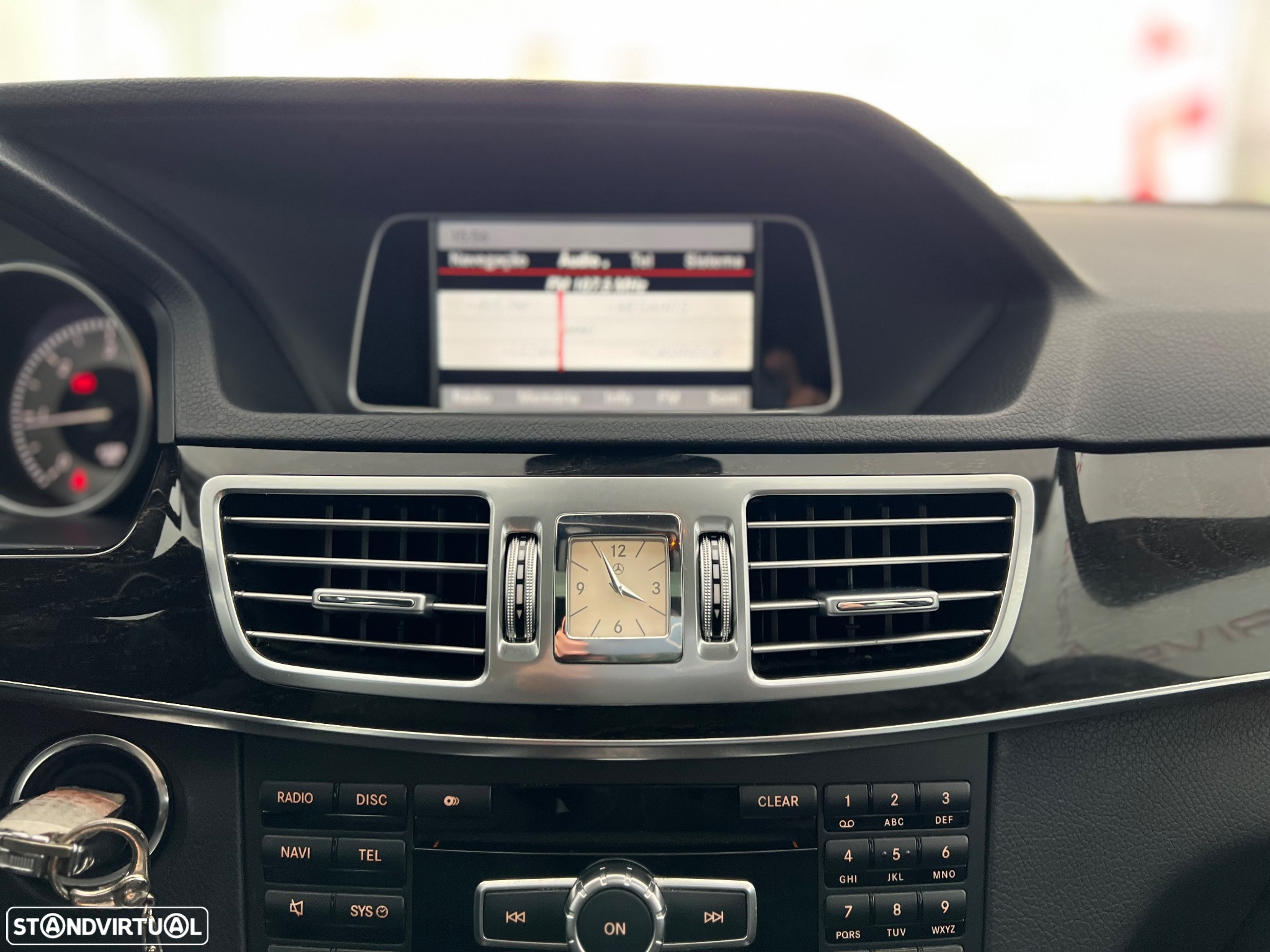 Mercedes-Benz E 220 CDi Avantgarde BlueEfficiency Auto - 15