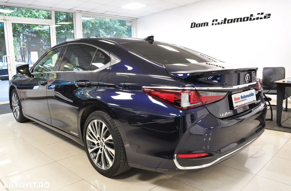 Lexus Seria ES 300h 2.5 TNGA HV 25H- 4X2 CVT Luxury Tech - 5