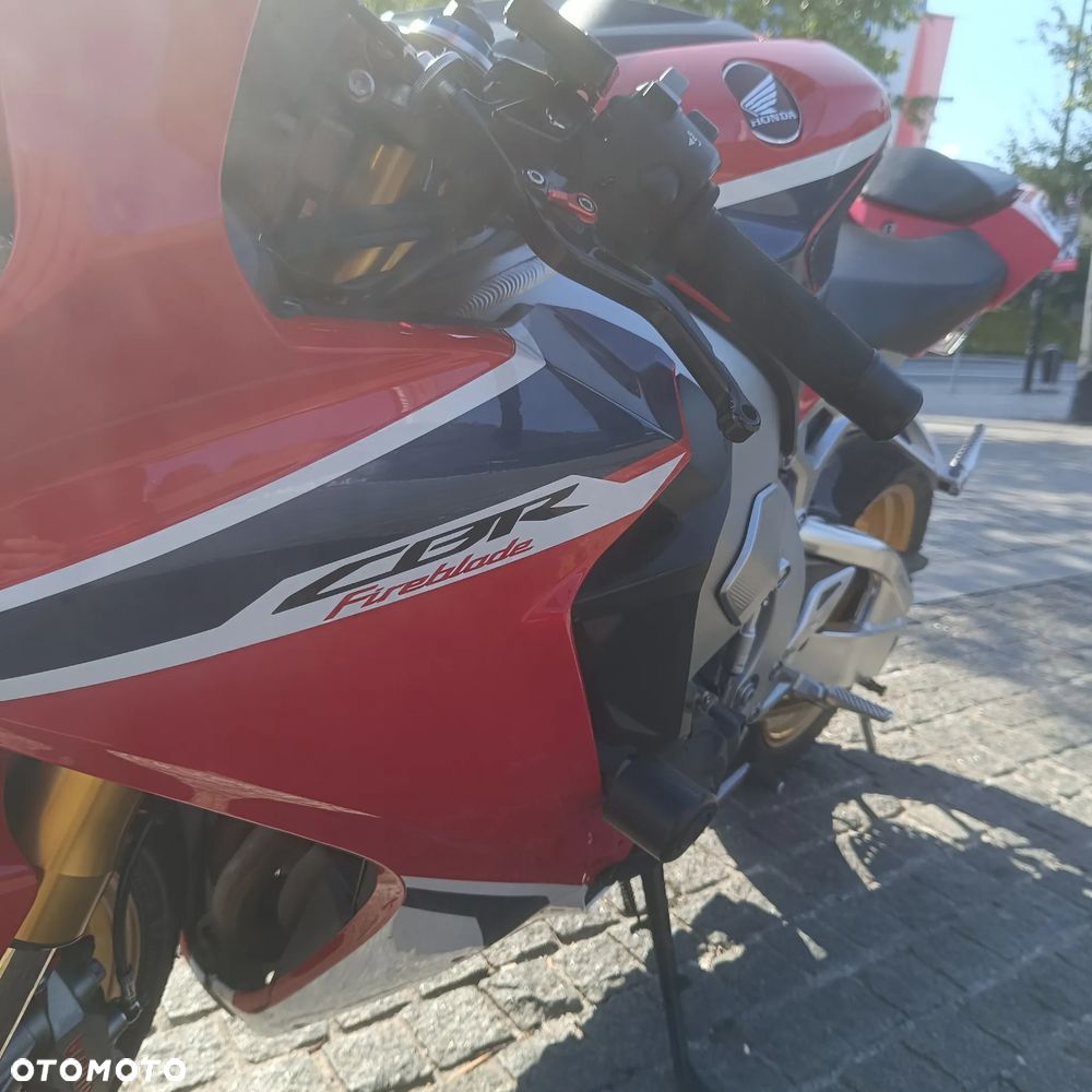 Honda CBR - 13