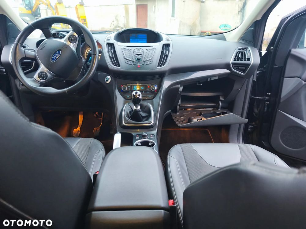 Ford Kuga 2.0 TDCi 2x4 Titanium - 27