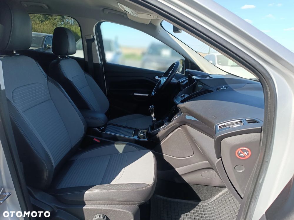 Ford Kuga 2.0 TDCi 4x2 Titanium - 12
