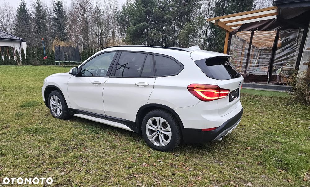 BMW X1 xDrive18d Sport Line - 3