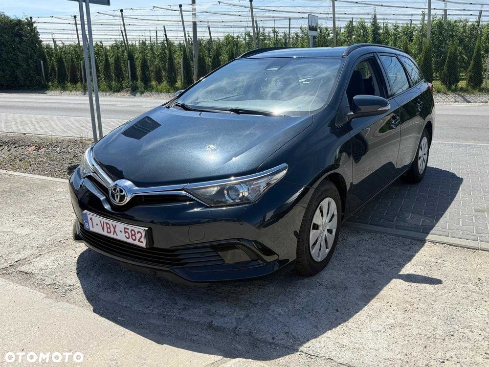 Toyota Auris - 1