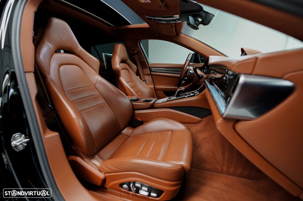 Porsche Panamera Sport Turismo 4 E-Hybrid - 4