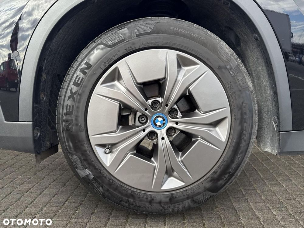 BMW iX1 - 4