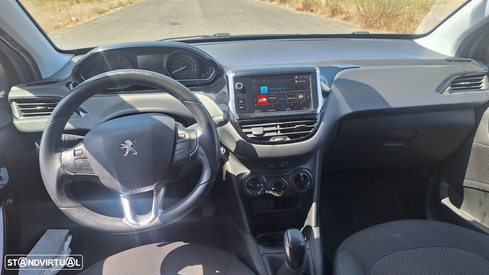 Peugeot 208 1.2 PureTech Signature - 2