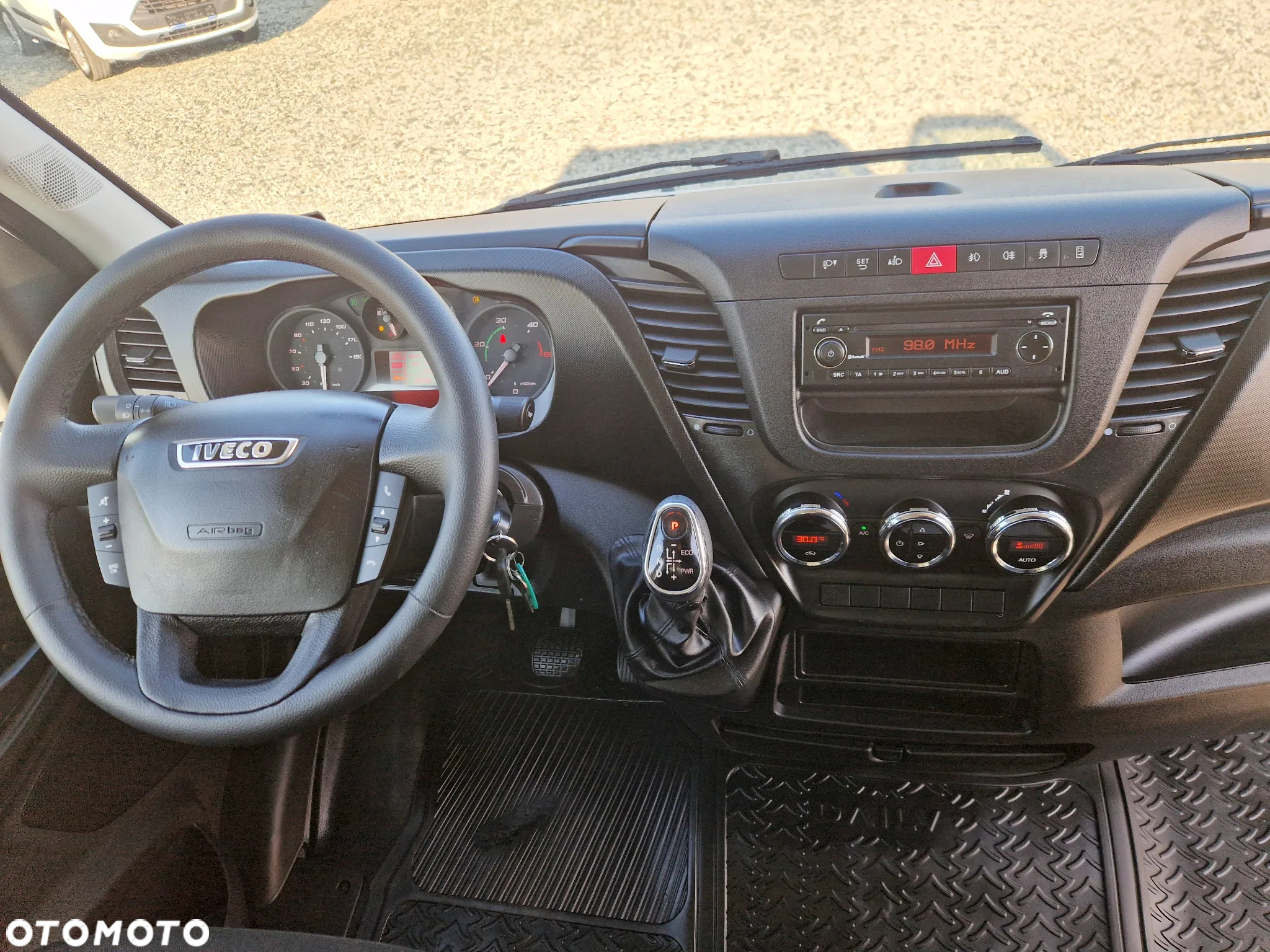 Iveco IVECO 35C13 2.3 HPI 130 KONNY KLIMA WEBASTO 8 BIEGOWY HIMATIC 7 OSOBOWA BRYGADÓWKA SKRZYNIA 3.5 METRA GWARANCJA - 23