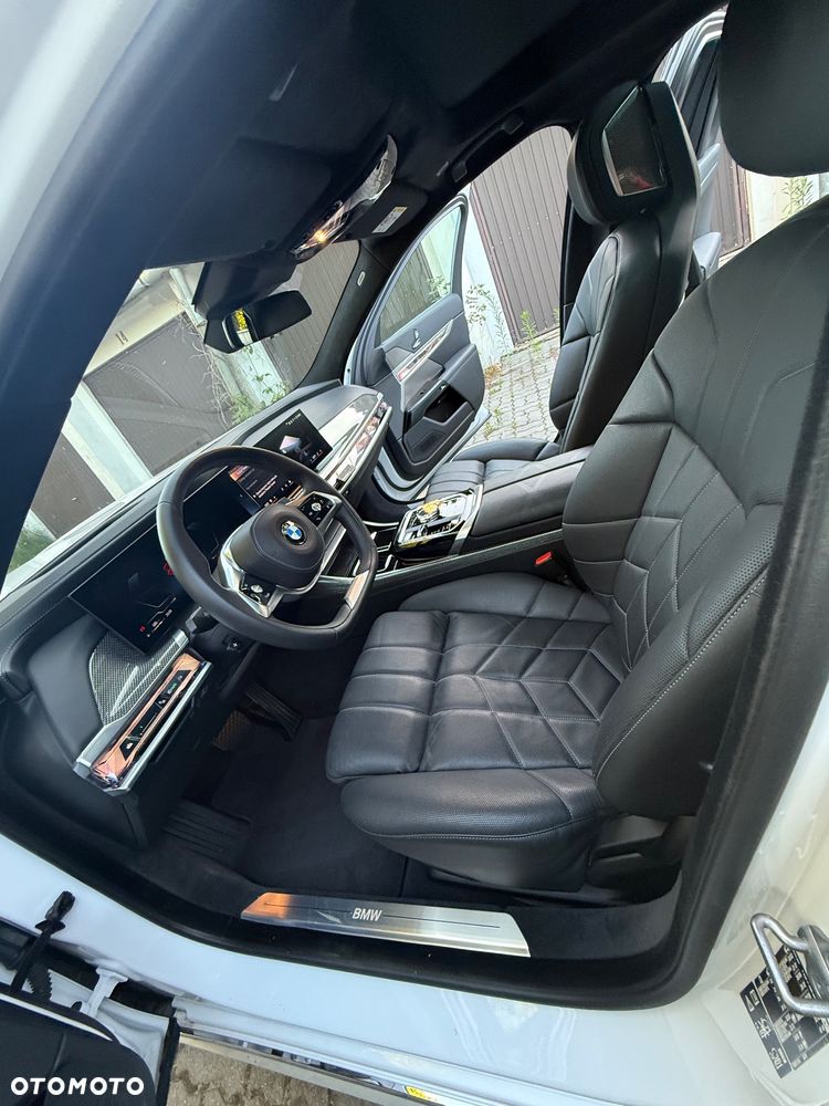 BMW Seria 7 - 31