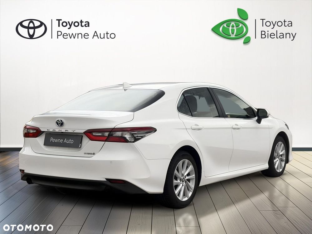 Toyota Camry 2.5 Hybrid Comfort CVT - 6