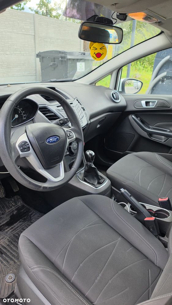 Ford Fiesta - 12