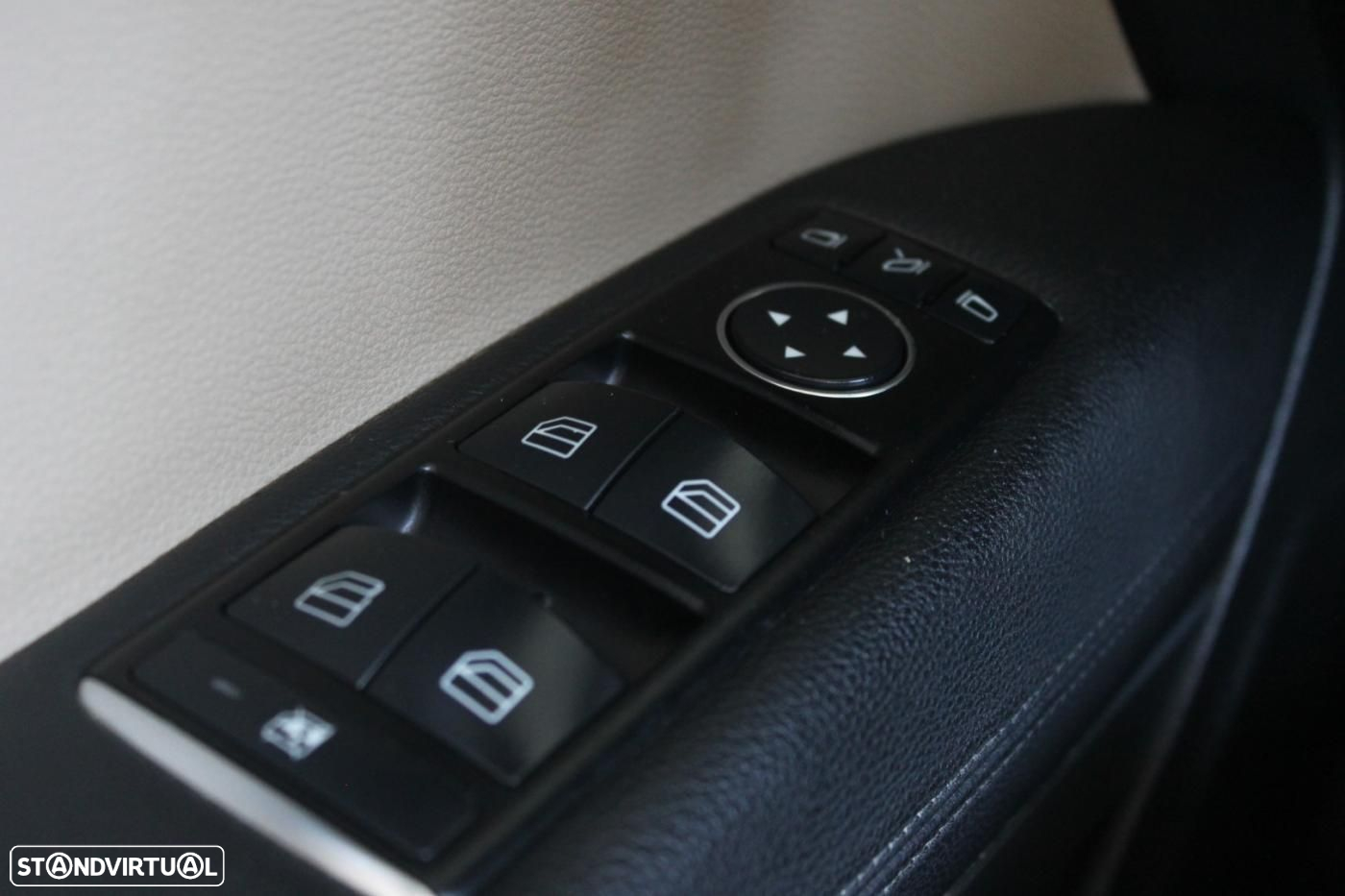 Mercedes-Benz E 250 CGi Avantgarde BlueEfficiency Auto - 28