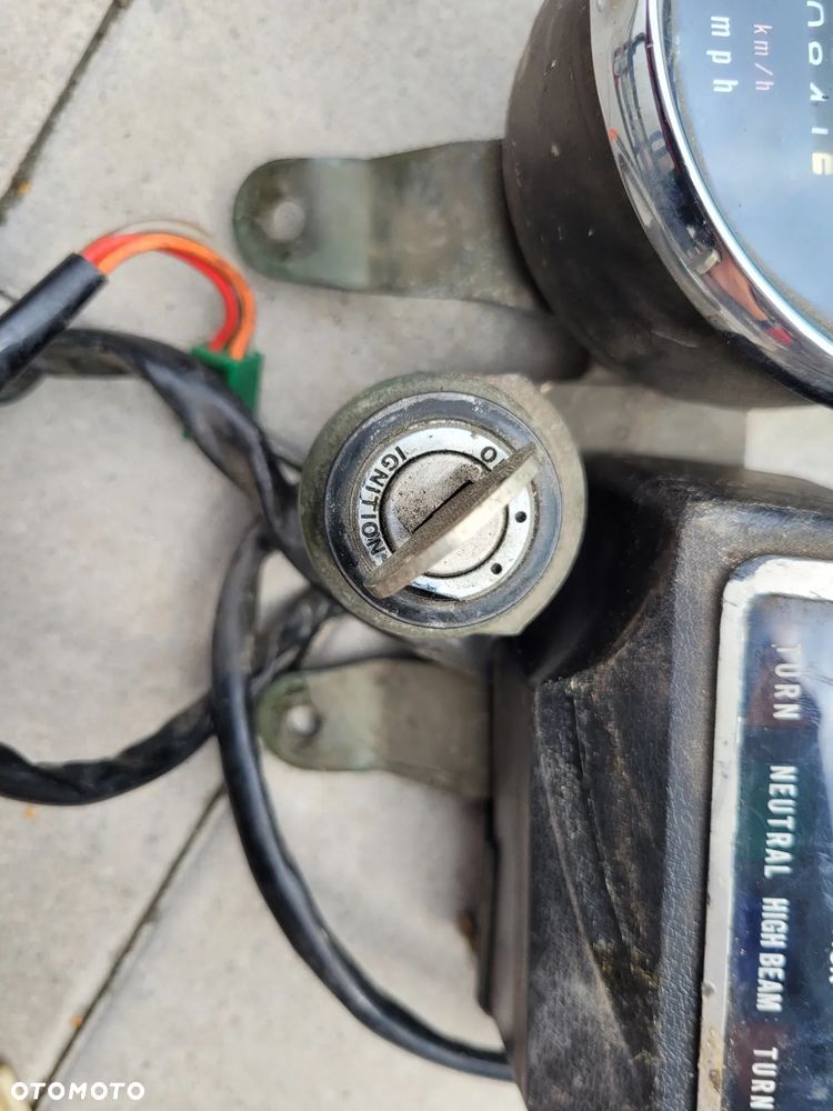 Licznik, zegar, prędkościomerz, stacyjka Suzuki GN 125 1983 - 4
