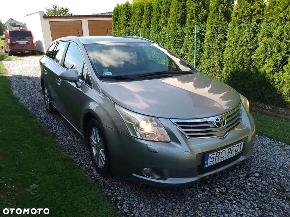 Toyota Avensis - 1