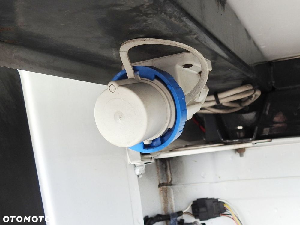 Ford TRANSIT CHŁODNIA KONTENER -10*C ZASILANIE 230V TEMPOMAT KLIMATYZACJA LEDY PNEUMATYKA BLIŹNIACZE KOŁA  130KM - 25