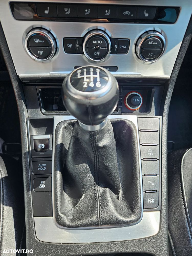 Volkswagen Passat 2.0 TDI Highline - 21