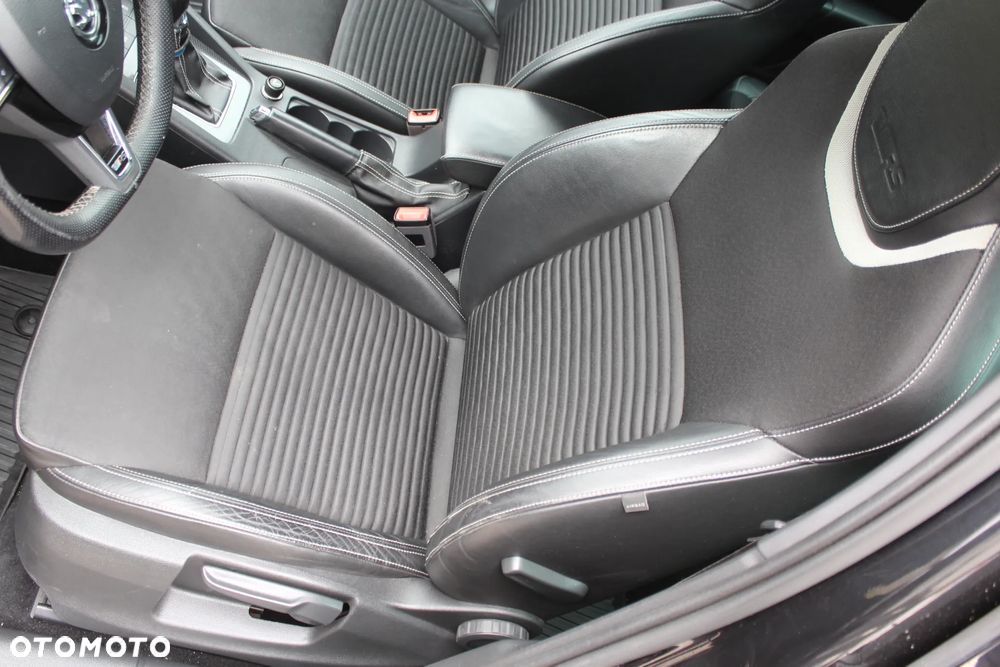 Skoda Octavia 2.0 TDI RS - 29