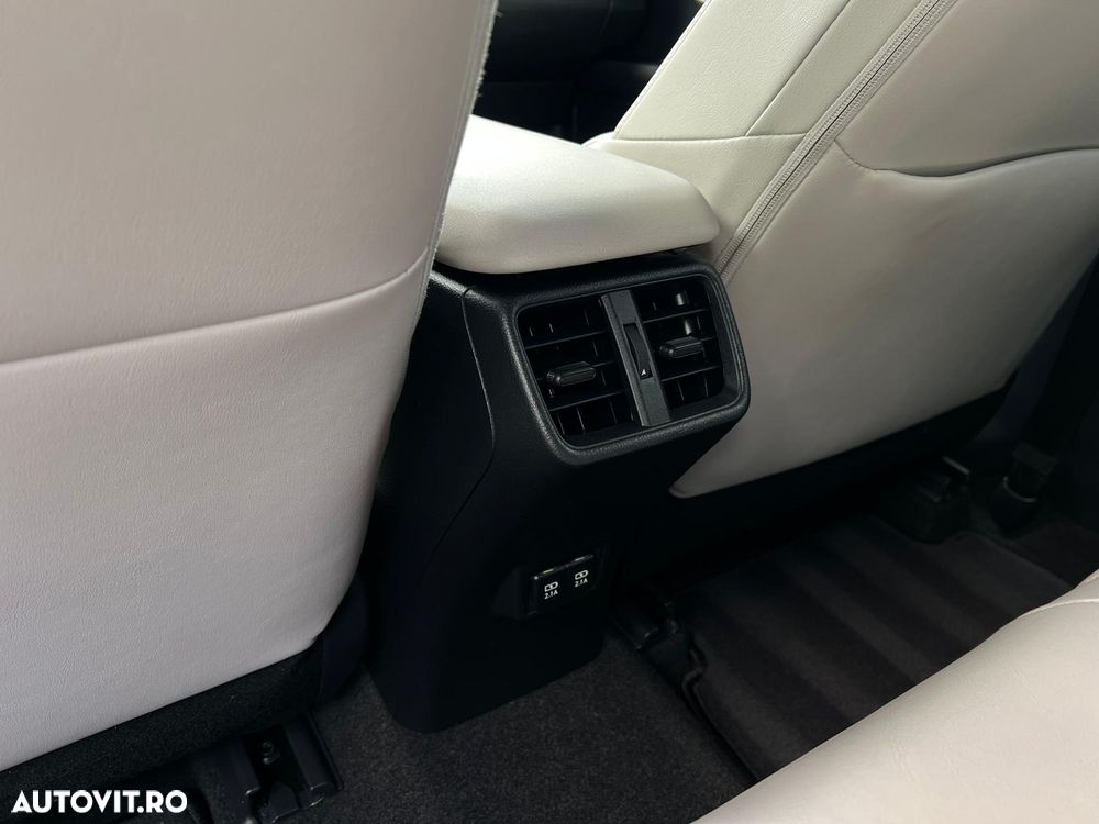 Lexus UX 250h Luxury Line - 16