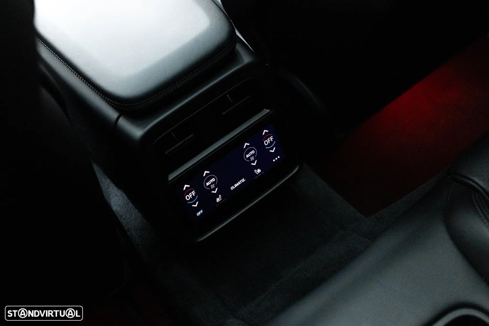 Porsche Taycan Turbo S - 45