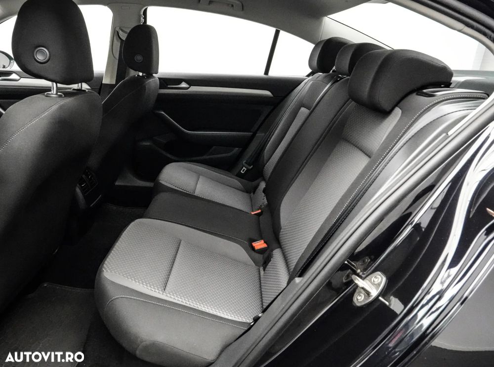 Volkswagen Passat 2.0 TDI DSG Comfortline - 16