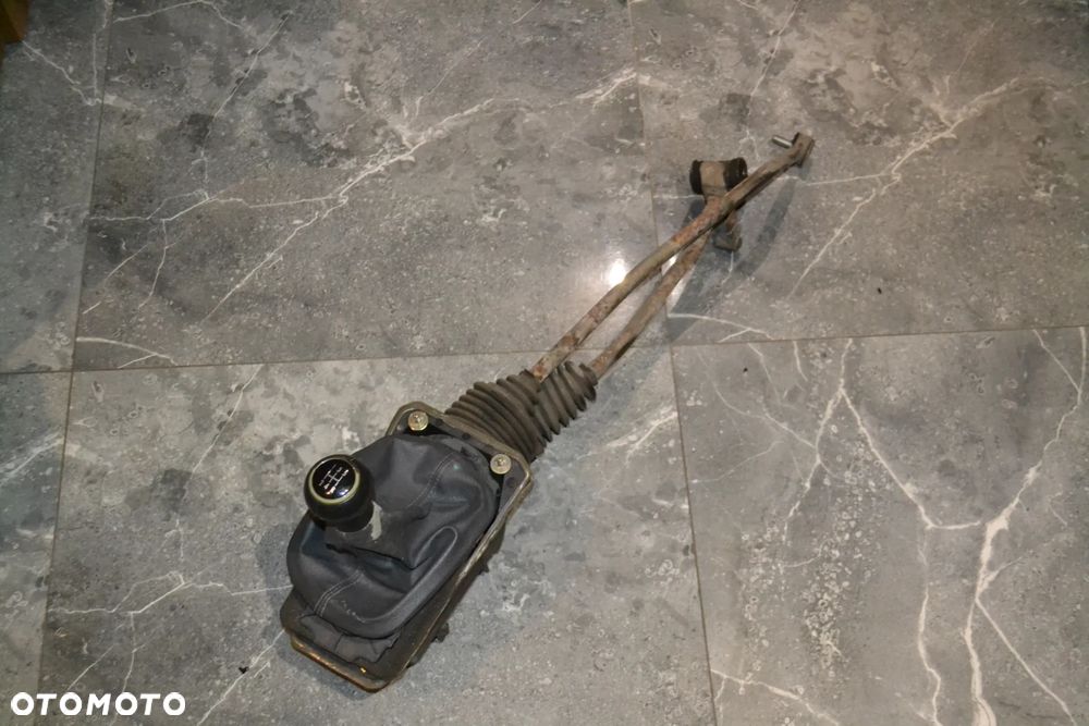 VW PASSAT B5 FL AUDI A4 B5 LIFT LEWAREK WYBIERAK DŹWIGNIA ZMIANY BIEGÓW 5 8D0711025AF - 2