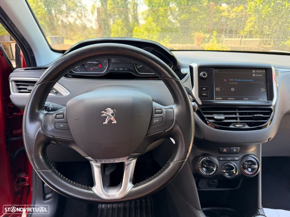 Peugeot 208 1.2 PureTech Style - 33