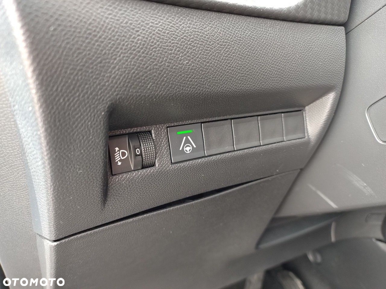 Peugeot 2008 1.2 PureTech Allure S&S EAT8 - 20