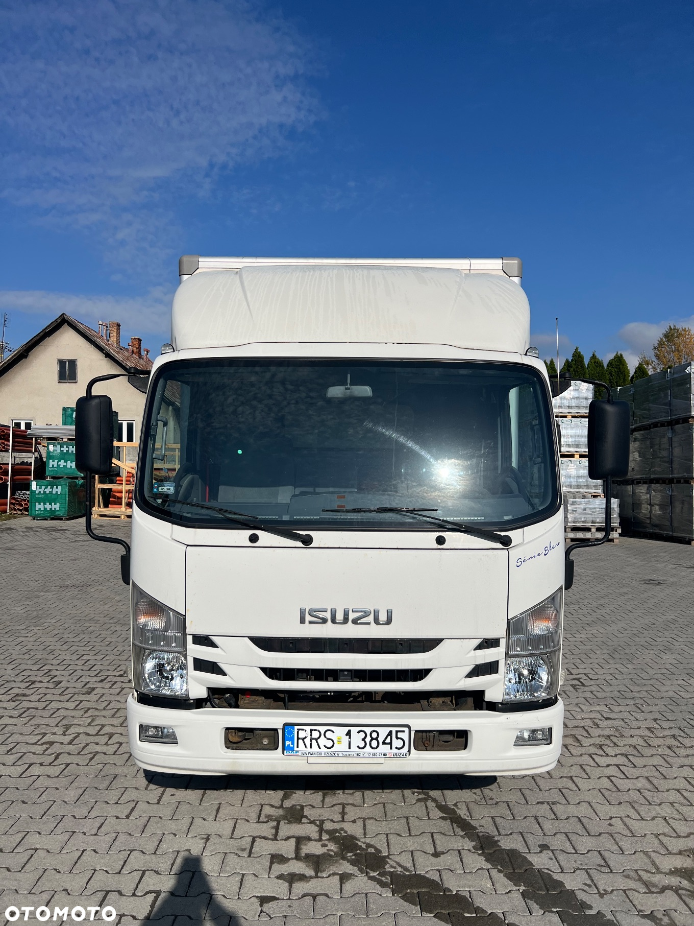 Isuzu P75 3.0 - 8