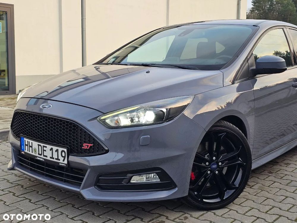 Ford Focus ST - 8