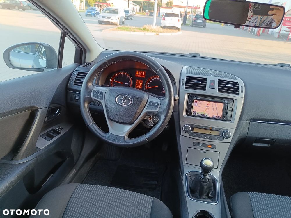 Toyota Avensis Combi 2.0 D-4D Edition - 11