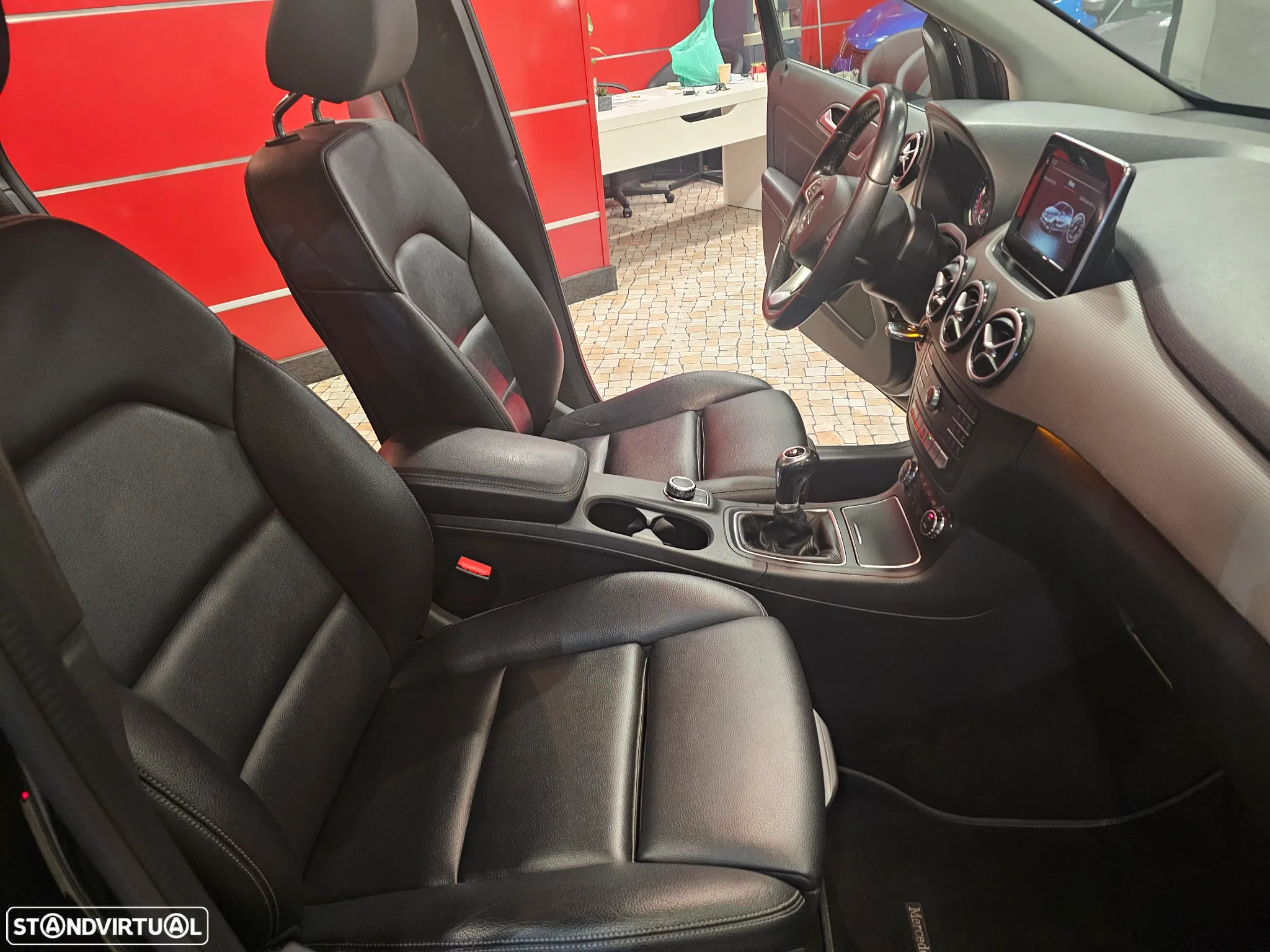 Mercedes-Benz B 180 d Progressive - 16