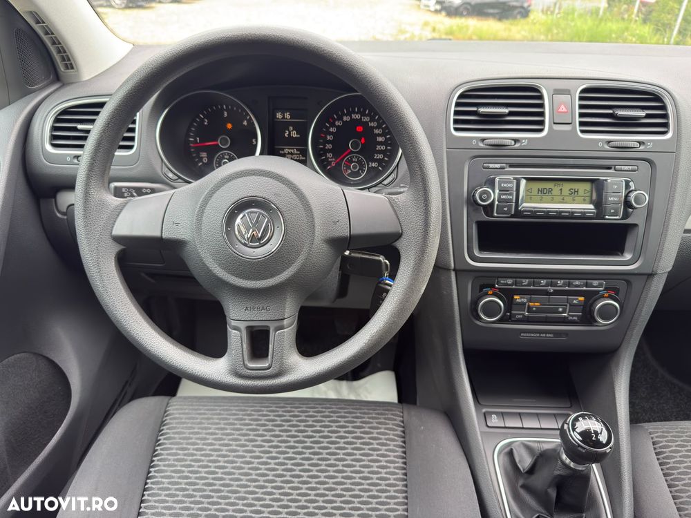 Volkswagen Golf 1.6 TDI DPF BlueMotion Technology Comfortline - 16