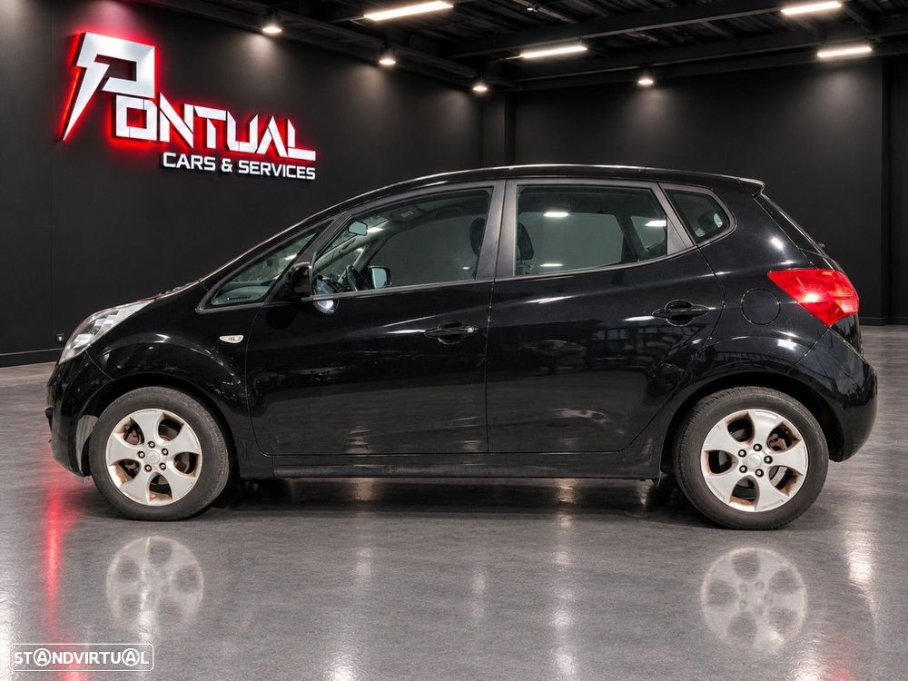 Kia Venga - 22