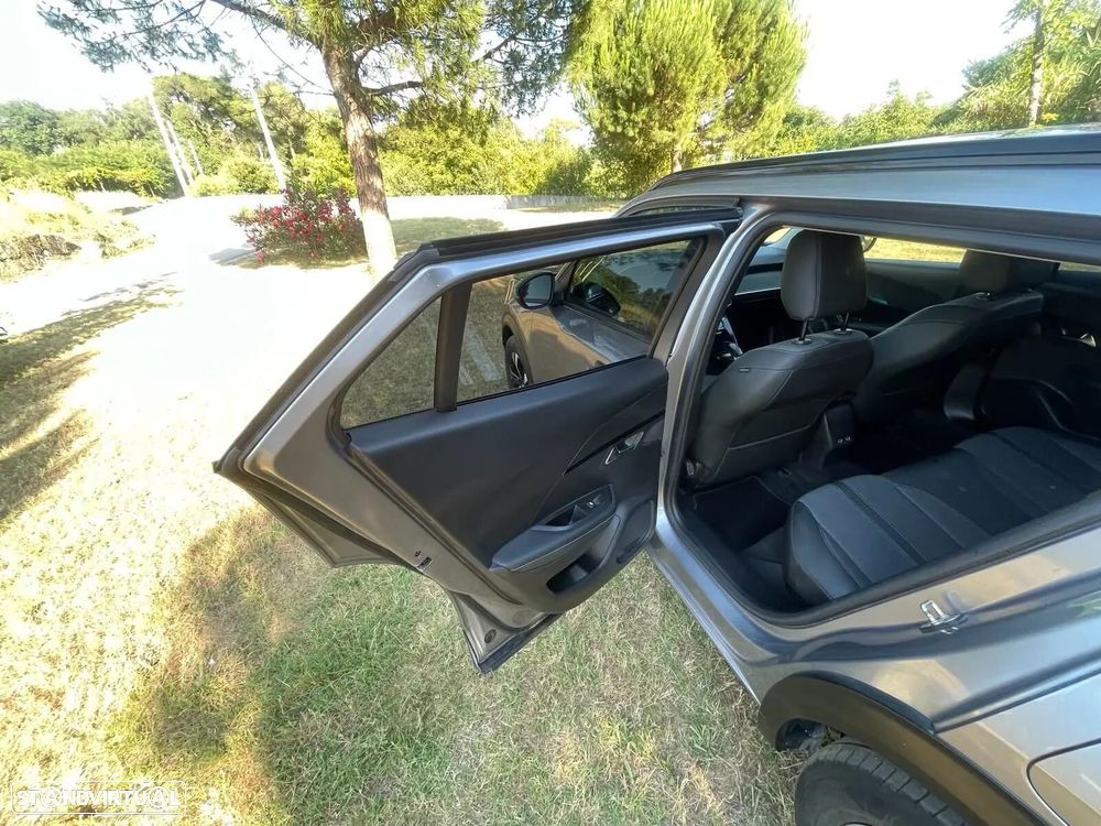 Peugeot e-2008 Allure - 11