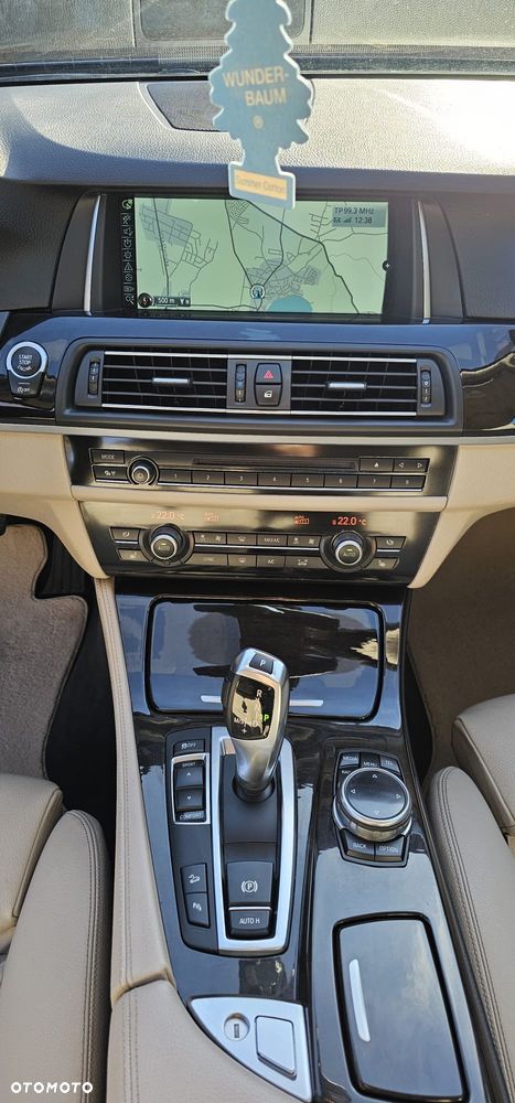 BMW Seria 5 525d xDrive Luxury Line - 11