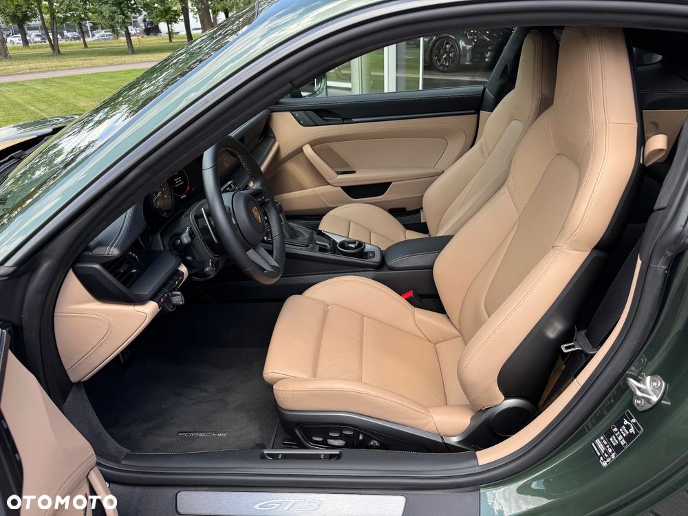 Porsche 911 GT3 Touring PDK - 21