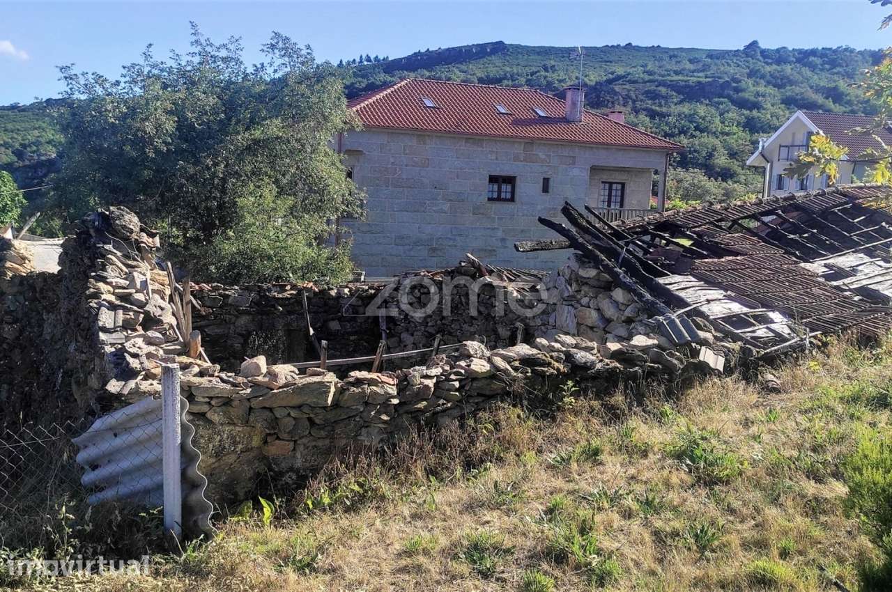 Moradia com terreno, em Padroso, Montalegre - Grande imagem: 4/17