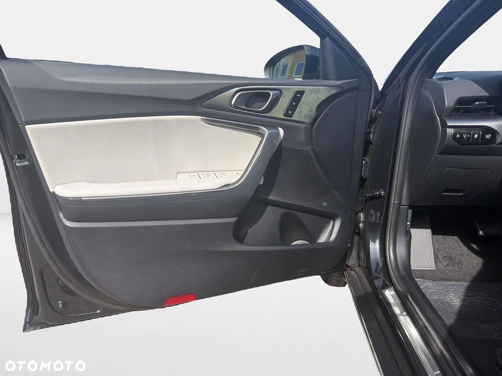 Kia XCeed 1.6 T-GDI Business Line DCT - 11