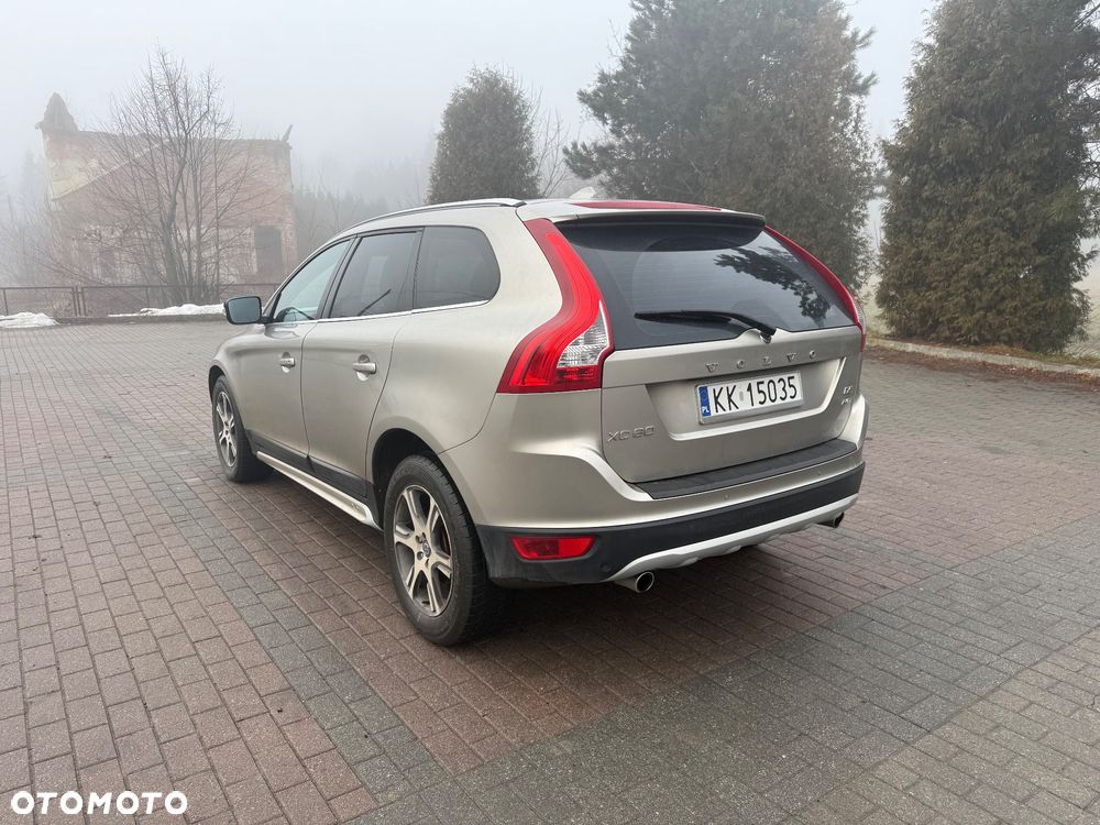 Volvo XC 60 D5 AWD Momentum - 5