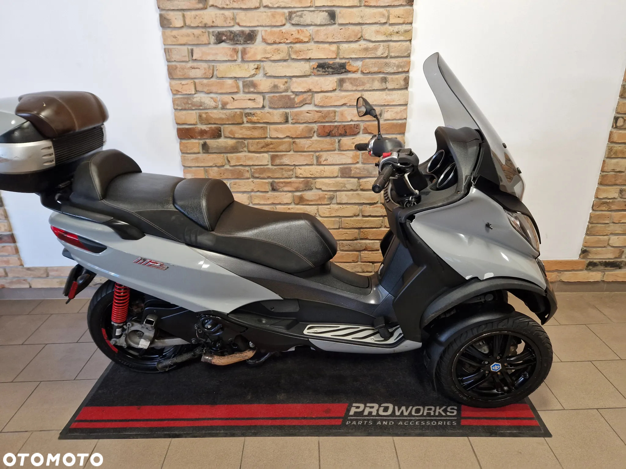 Piaggio MP-3 - 2