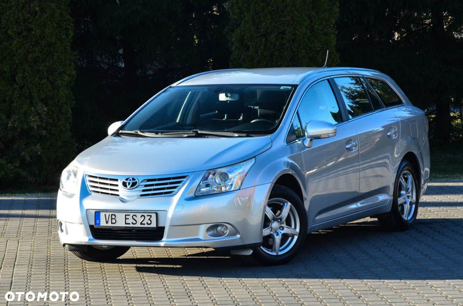 Toyota Avensis 1.8 Comfort - 10