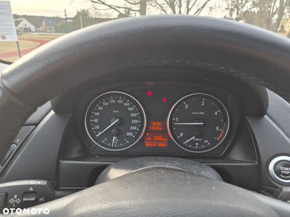 BMW X1 xDrive18d - 10