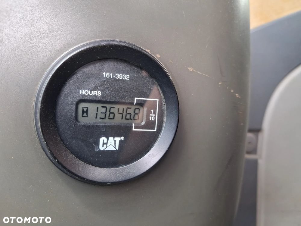 Caterpillar 320 D L - 10