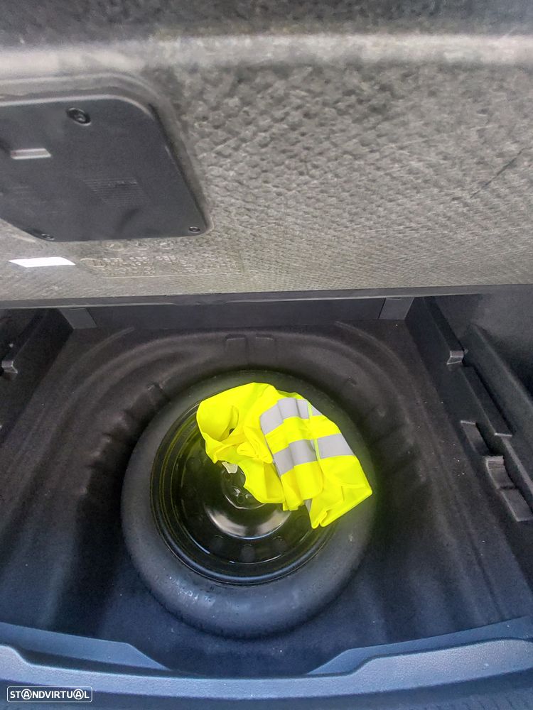 VW Golf Variant 1.6 TDi Confortline DSG - 20