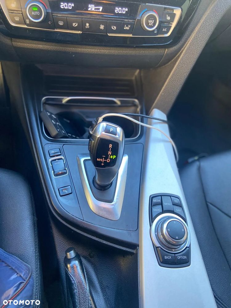 BMW 3GT 318d Business Edition - 25