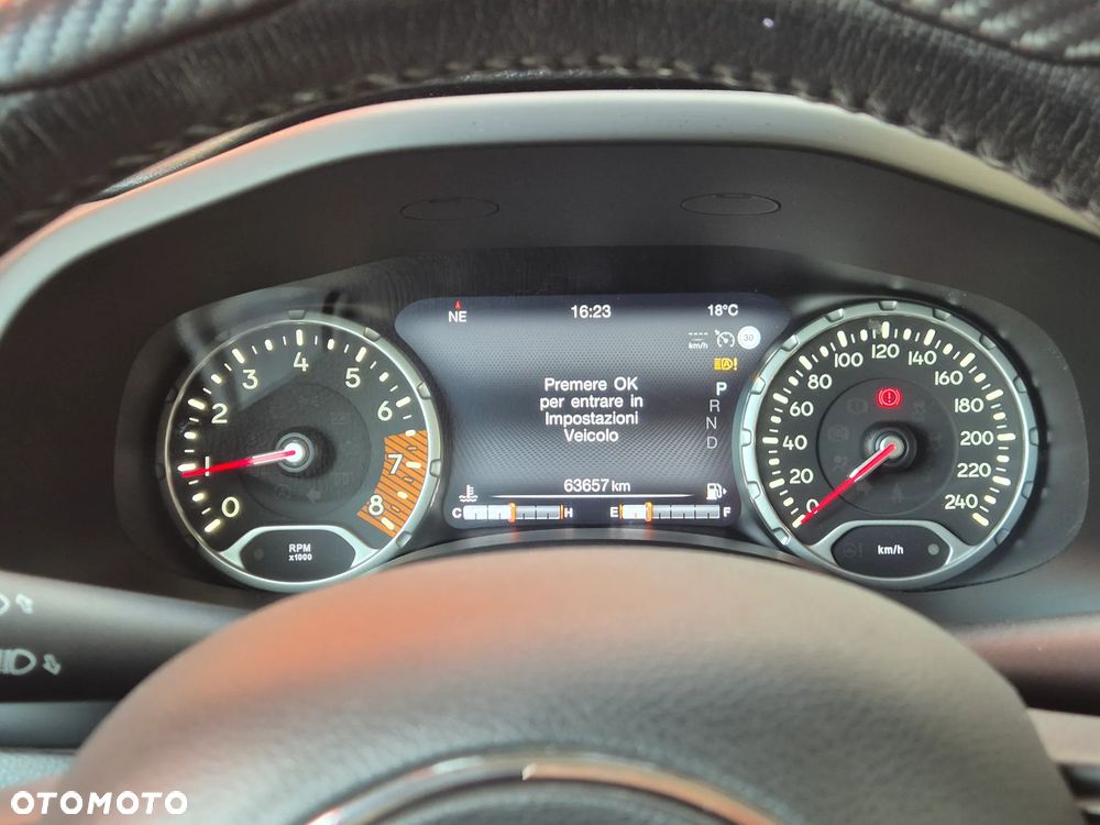 Jeep Renegade 1.3 T-GDI Limited - 26