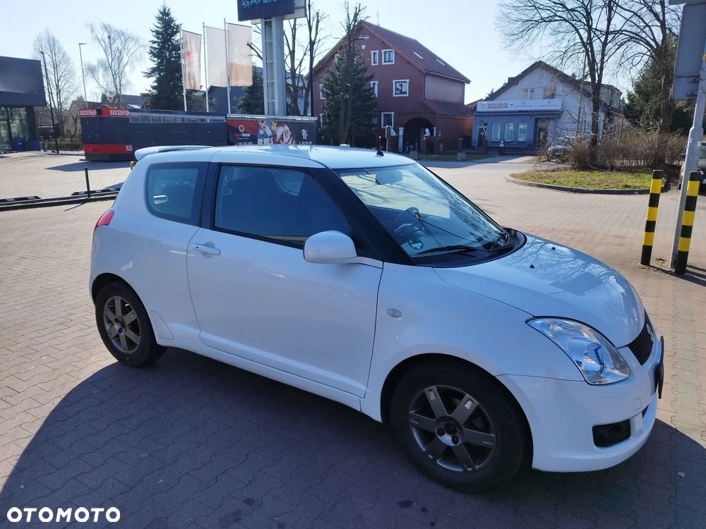 Suzuki Swift 1.3 GC - 1