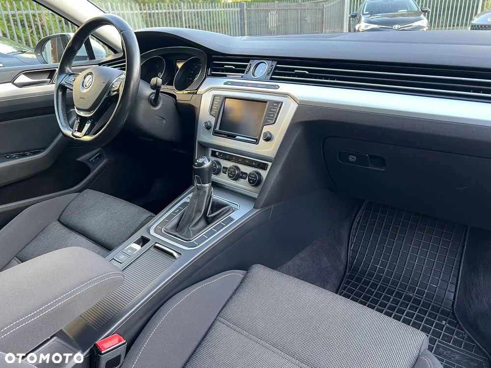 Volkswagen Passat 2.0 TDI BMT Comfortline - 12