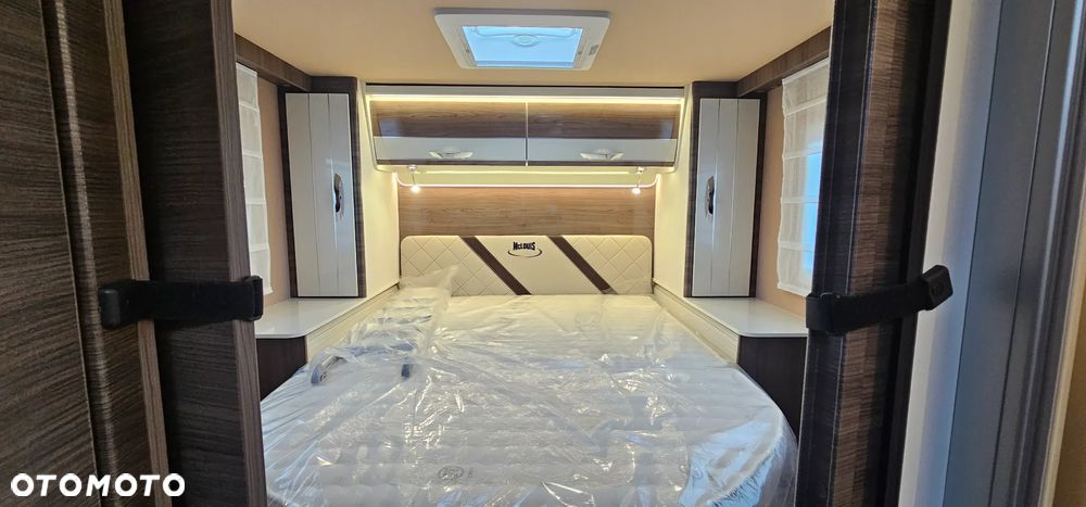 McLOUIS NEVIS 879G - 16