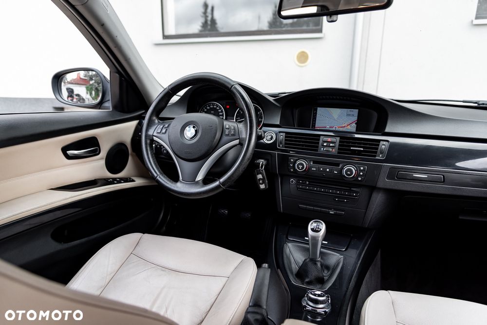 BMW Seria 3 318i - 16